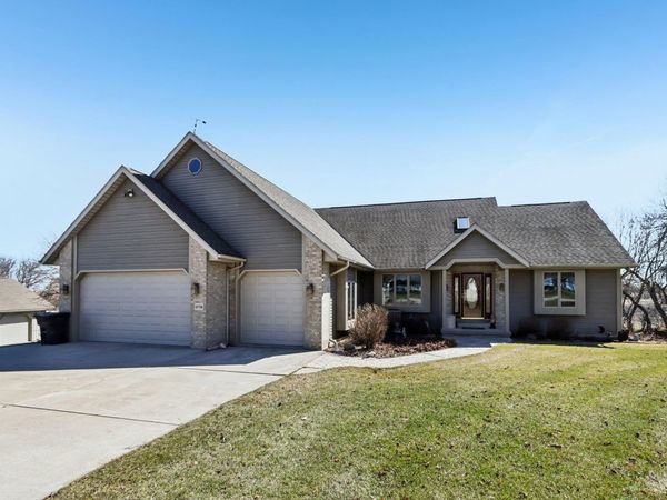 978 N Dewey Avenue, Jefferson, WI 53549