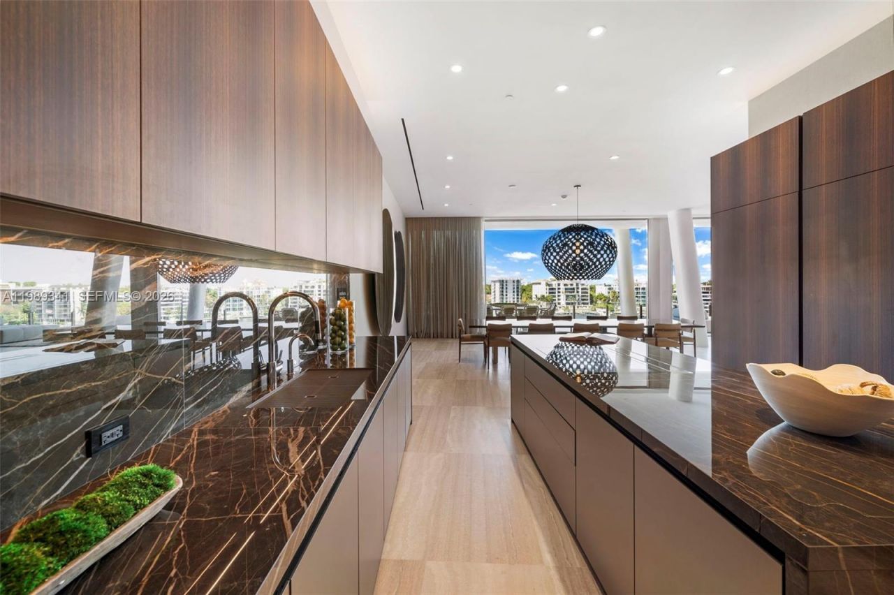 5 Grove Isle Dr , Unit PHS01, Coconut Grove, FL 33131 Photo