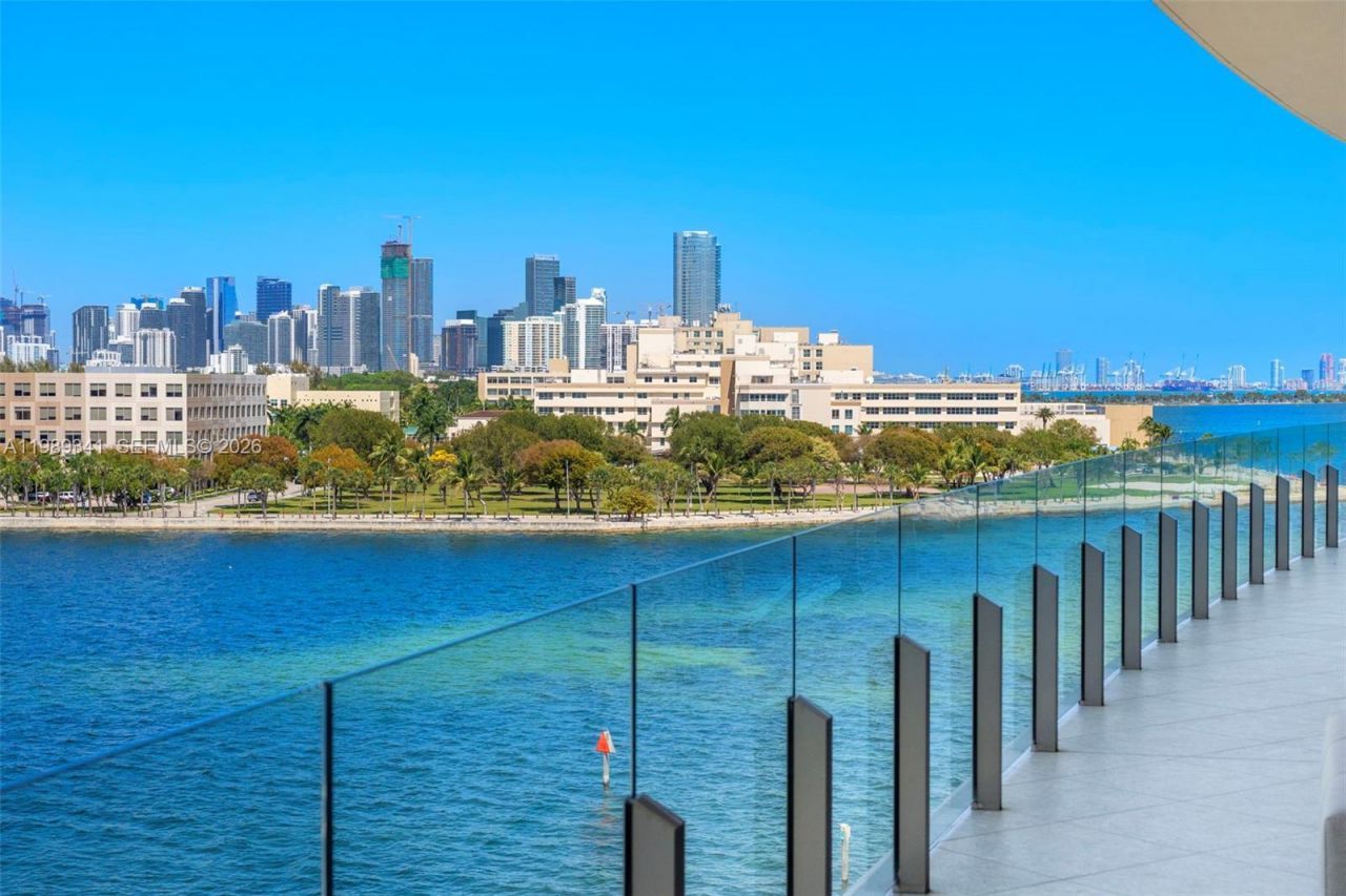 5 Grove Isle Dr , Unit PHS01, Coconut Grove, FL 33131 Photo