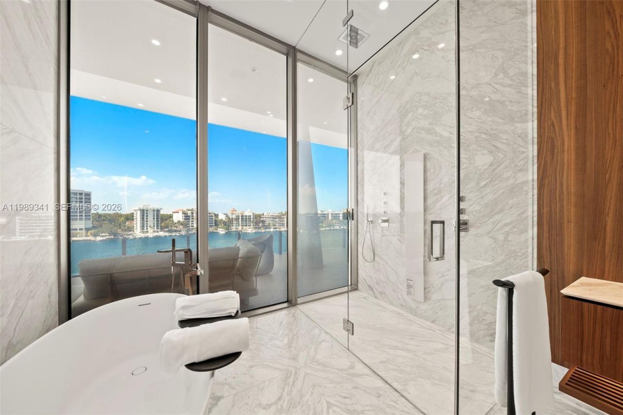 5 Grove Isle Dr , Unit PHS01, Coconut Grove, FL 33131 Photo