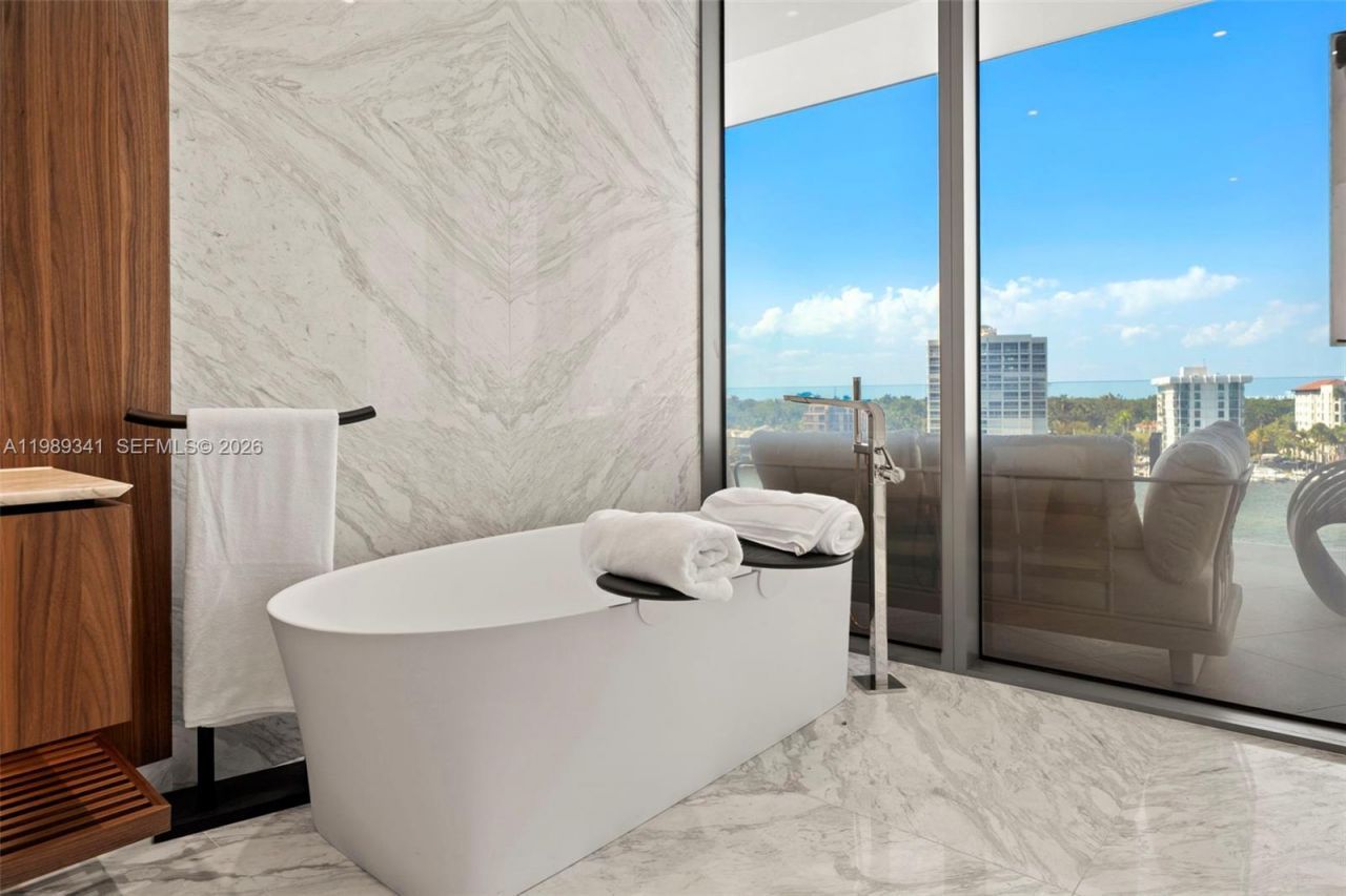 5 Grove Isle Dr , Unit PHS01, Coconut Grove, FL 33131 Photo