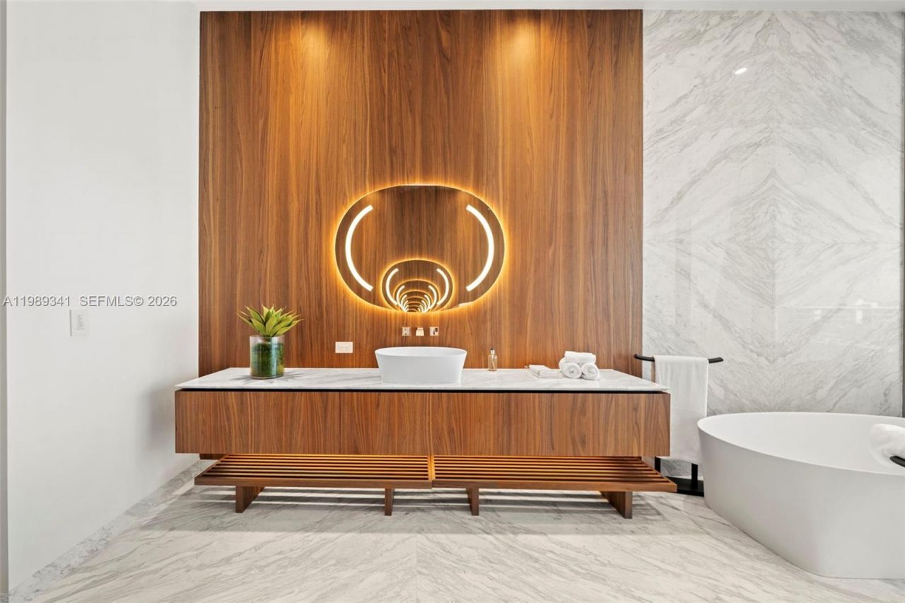 5 Grove Isle Dr , Unit PHS01, Coconut Grove, FL 33131 Photo