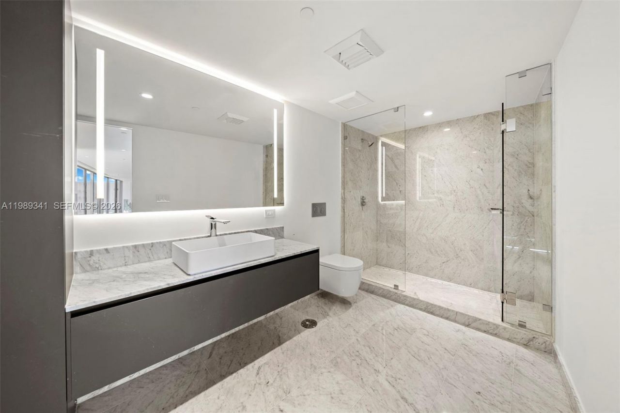 5 Grove Isle Dr , Unit PHS01, Coconut Grove, FL 33131 Photo