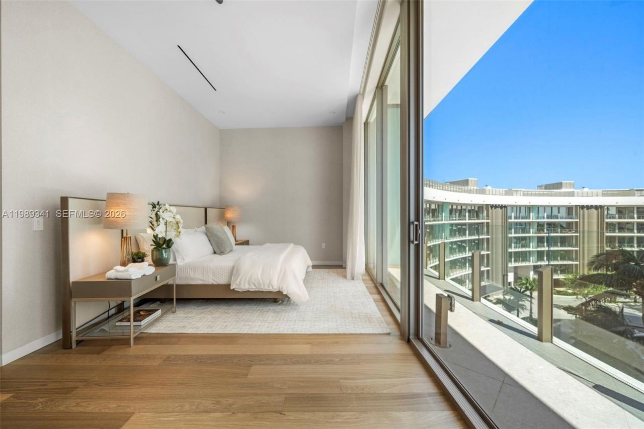 5 Grove Isle Dr , Unit PHS01, Coconut Grove, FL 33131 Photo