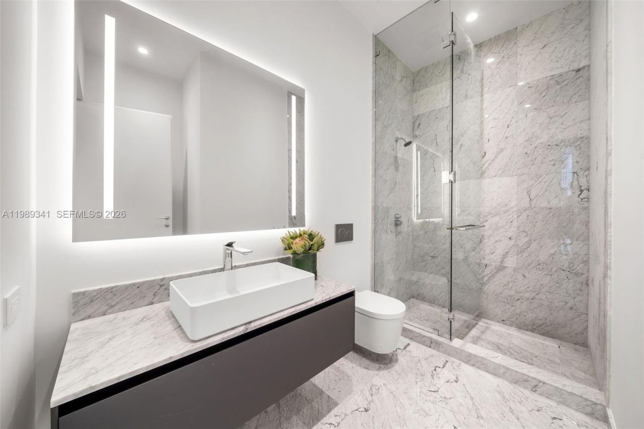 5 Grove Isle Dr , Unit PHS01, Coconut Grove, FL 33131 Photo