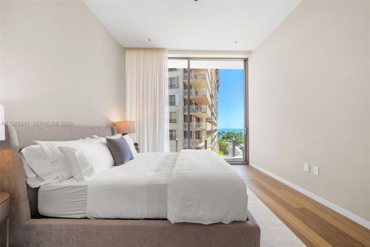 5 Grove Isle Dr , Unit PHS01, Coconut Grove, FL 33131 Photo