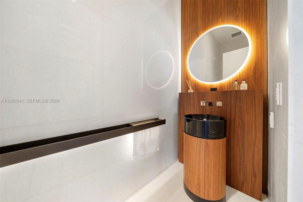 5 Grove Isle Dr , Unit PHS01, Coconut Grove, FL 33131 Photo