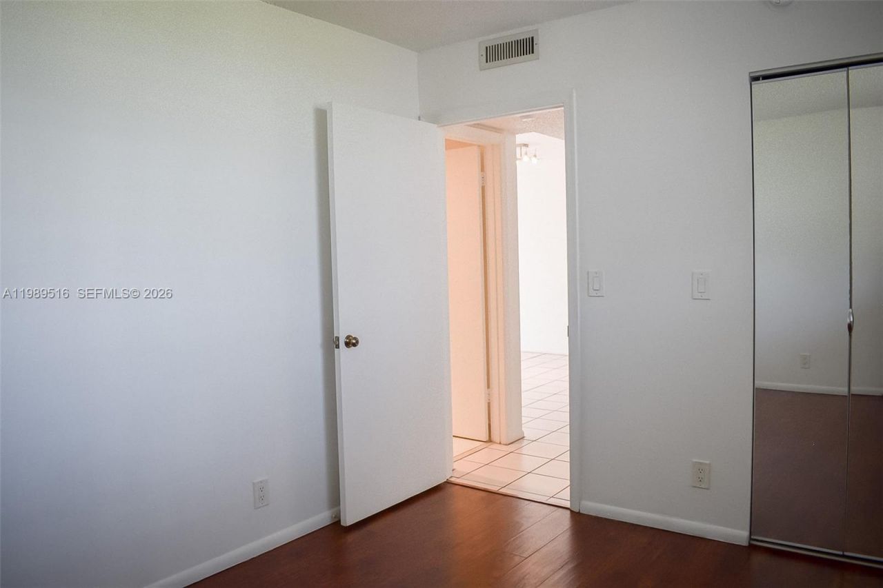 9230 Lagoon Pl, Unit 411, Davie, FL 33324 Photo