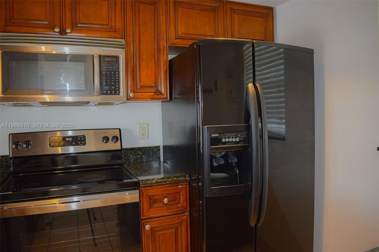 9230 Lagoon Pl , Unit 411, Davie, FL 33324 Photo