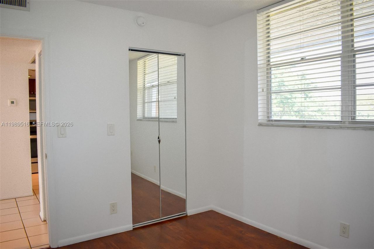 9230 Lagoon Pl, Unit 411, Davie, FL 33324 Photo