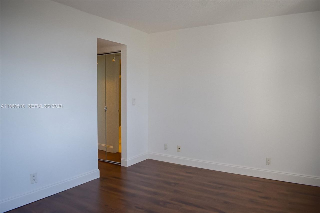 9230 Lagoon Pl, Unit 411, Davie, FL 33324 Photo