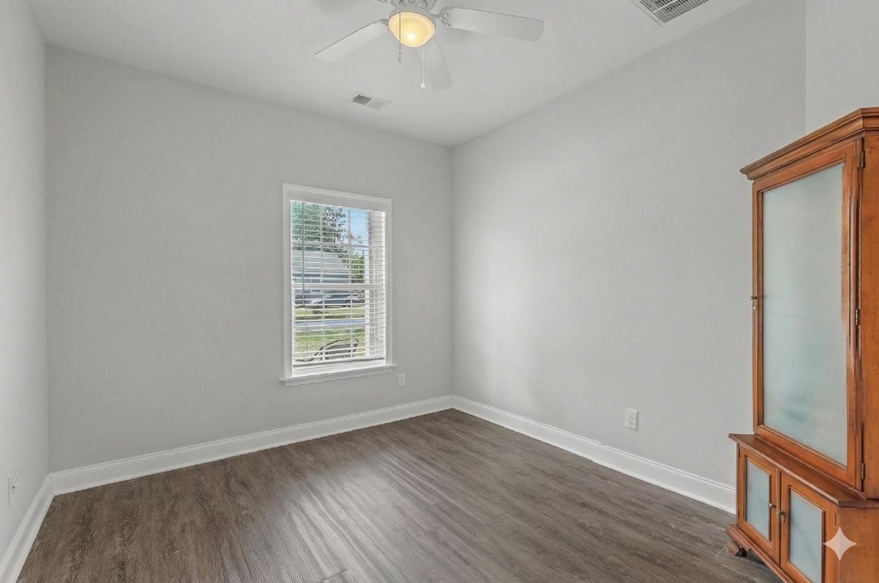 107 Perry Drive Photo 16