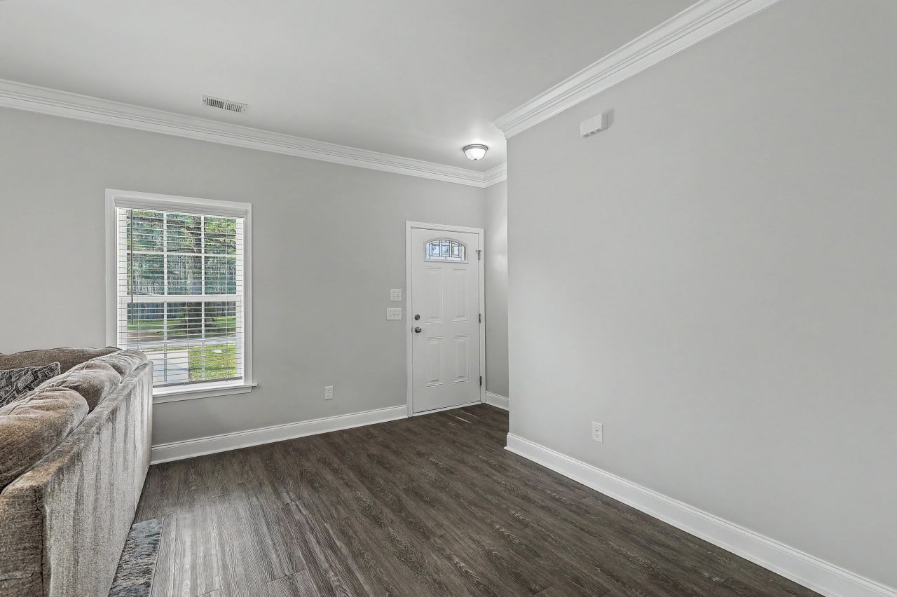 107 Perry Drive Photo 5