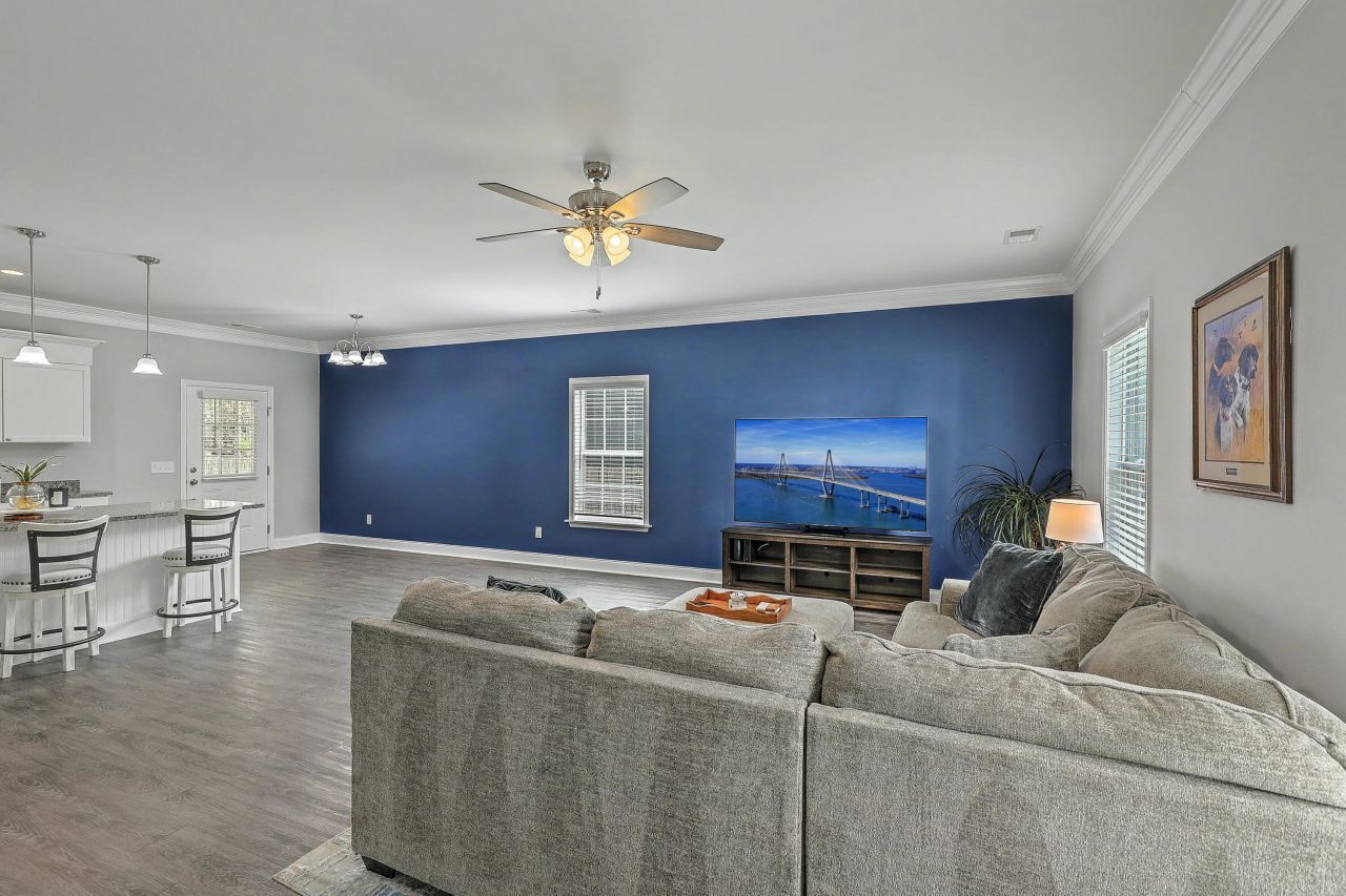 107 Perry Drive Photo 6