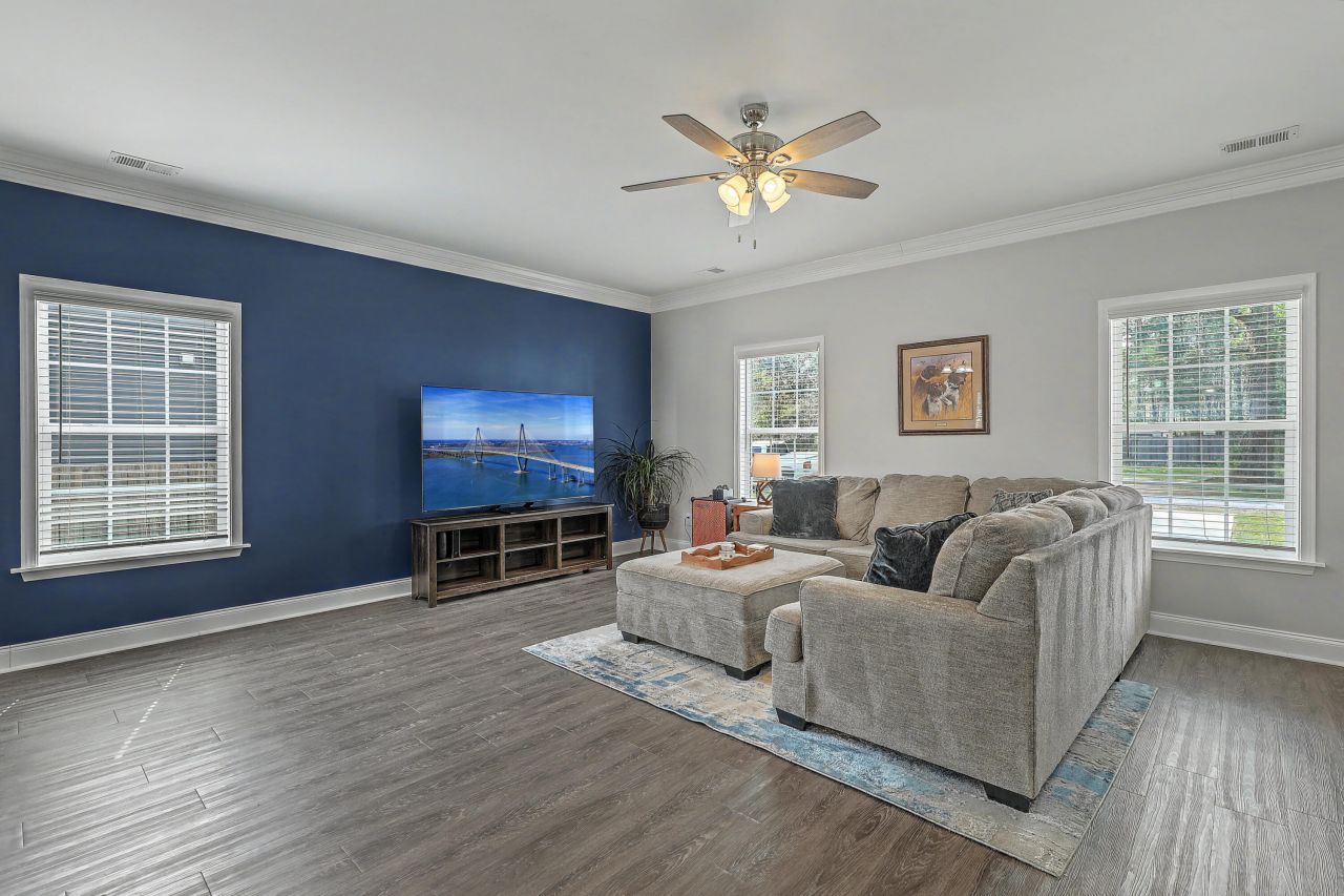 107 Perry Drive Photo 7