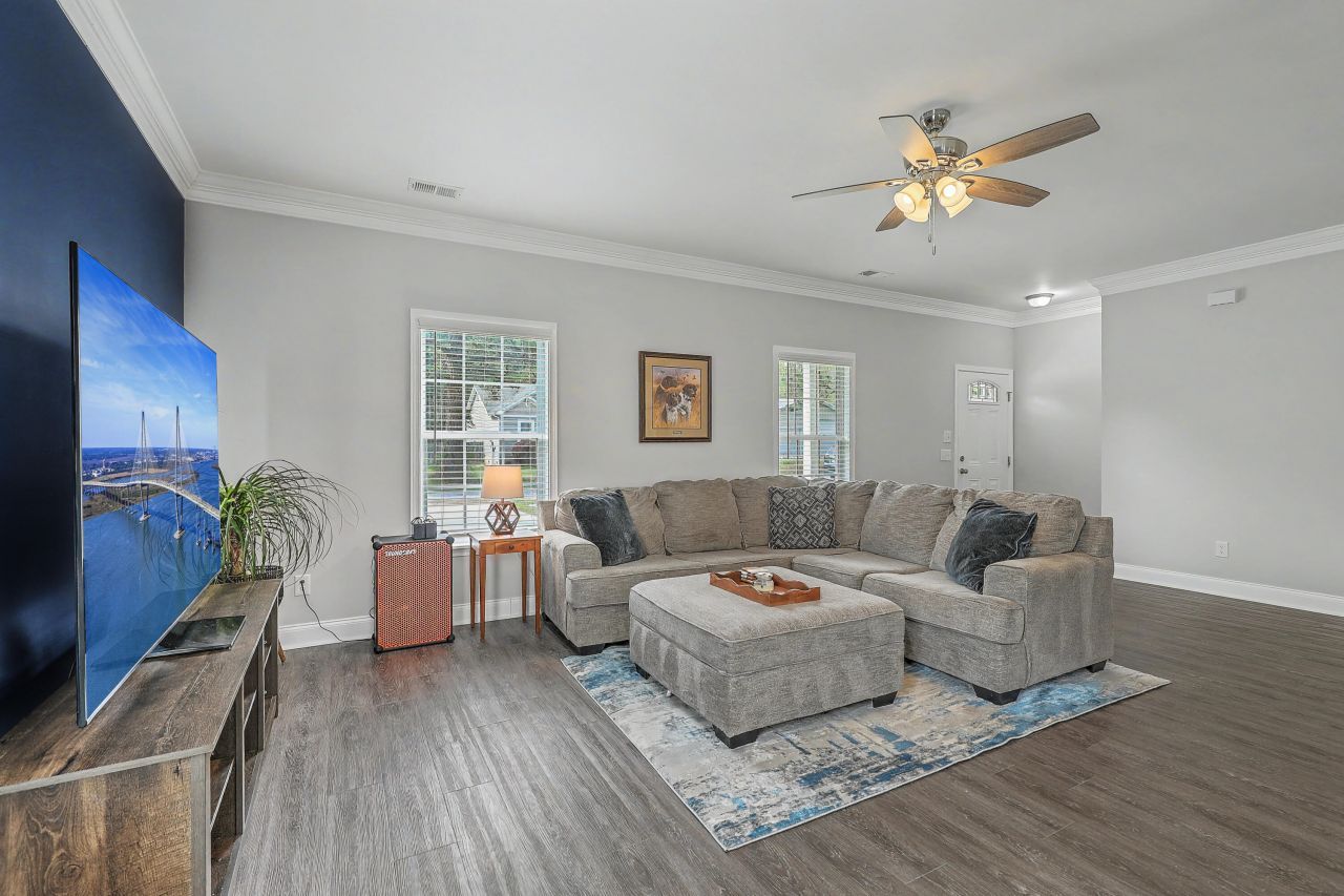 107 Perry Drive Photo 8