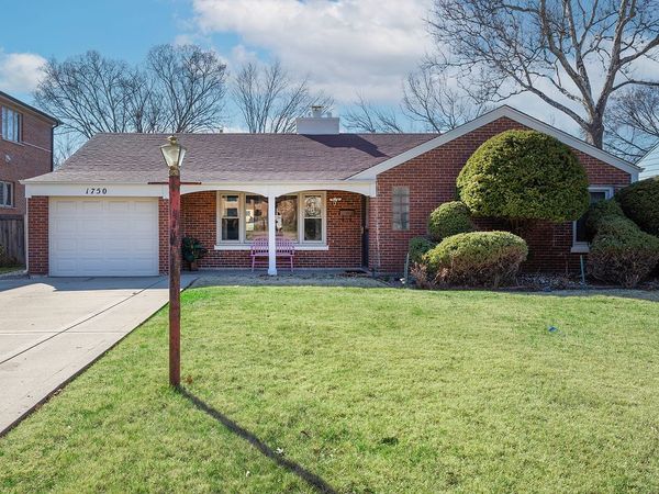 1750 Potter Road , Park Ridge, IL 60068