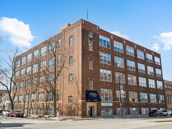 1733 W IRVING PARK Road, Unit 213, Chicago, IL 60613