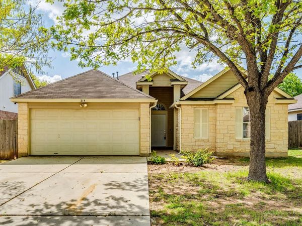 214 Sandhill DR, Lockhart, TX 78644