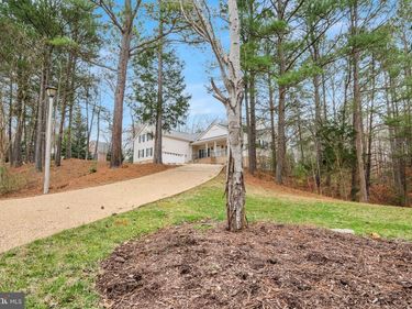 100 LAKEWOOD DRIVE, WILLIAMSBURG, VA 23185