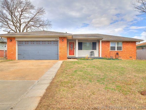 2415 W 45th Place , Tulsa, OK 74107