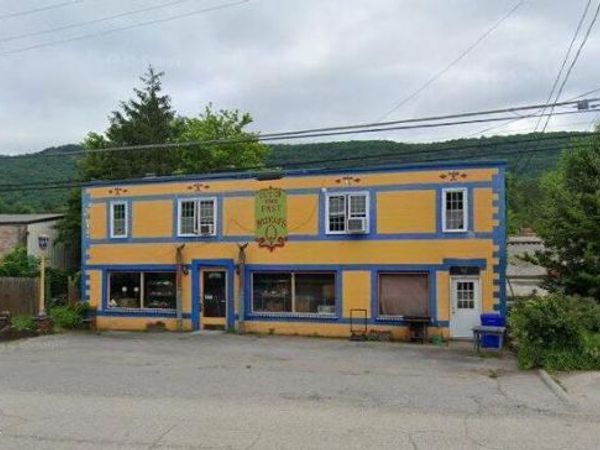 1310 S Roane St, Harriman, TN 37748