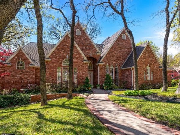 303 W Charlottesville Avenue, Colleyville, TX 76034