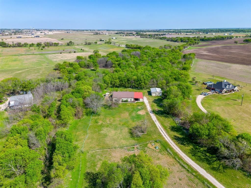 201 Curry Road, Waxahachie, TX 75167 Main Photo