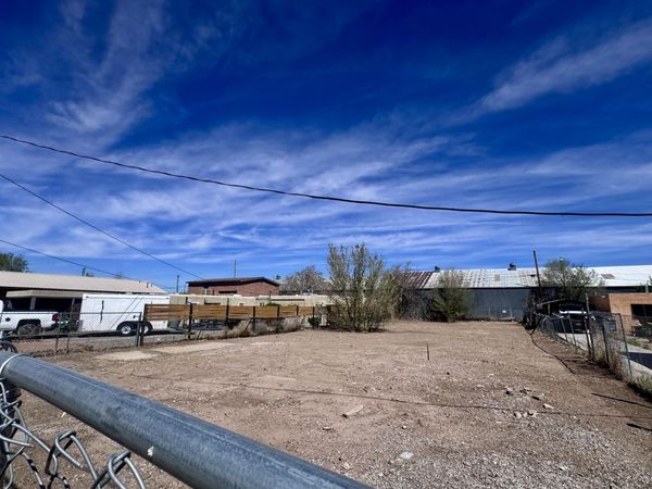 621 Towner Avenue NW, Albuquerque, NM 87102
