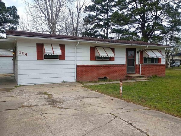 104 S. 13th Ave., Paragould, AR 72450