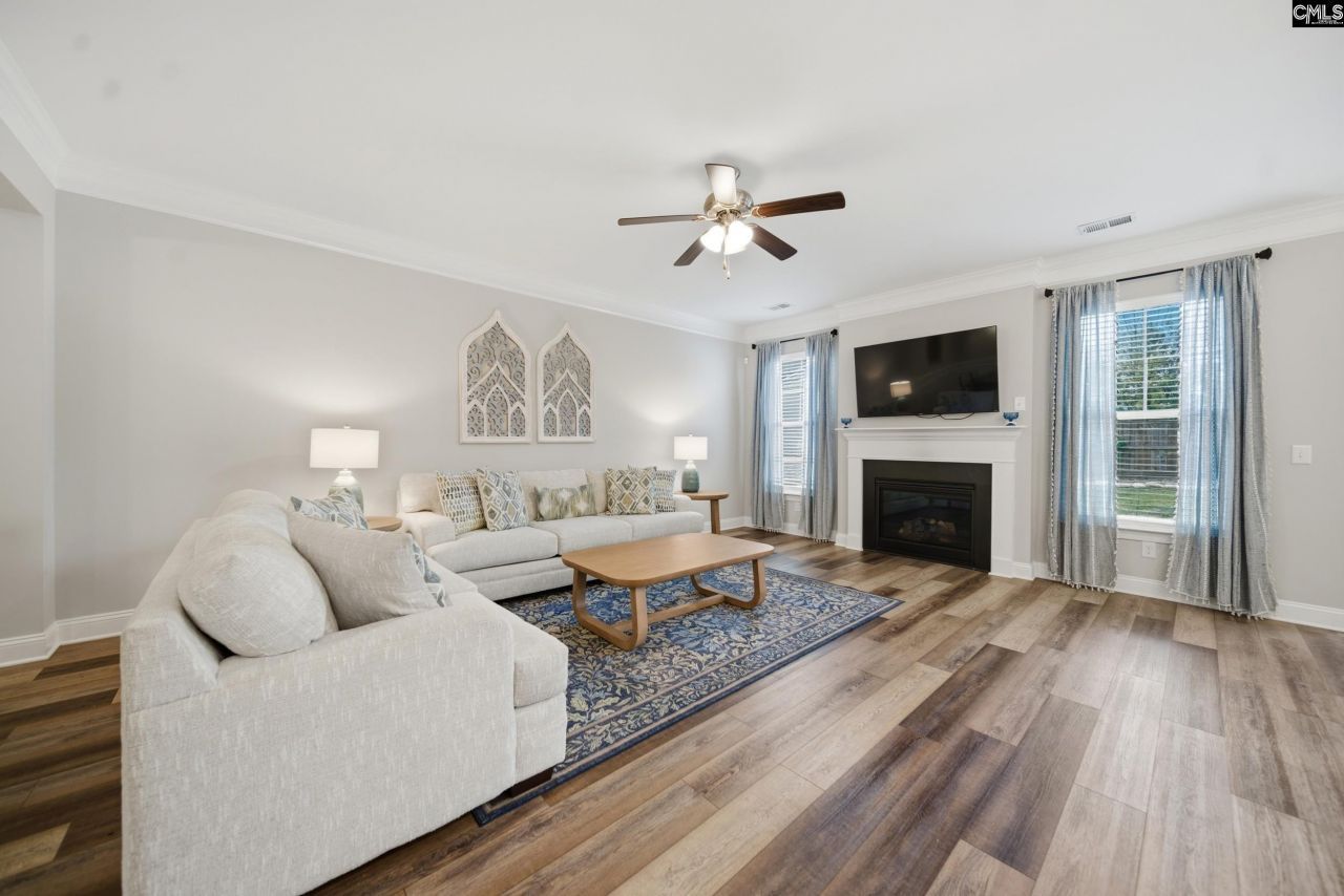 328 Stillington Street  Photo 12