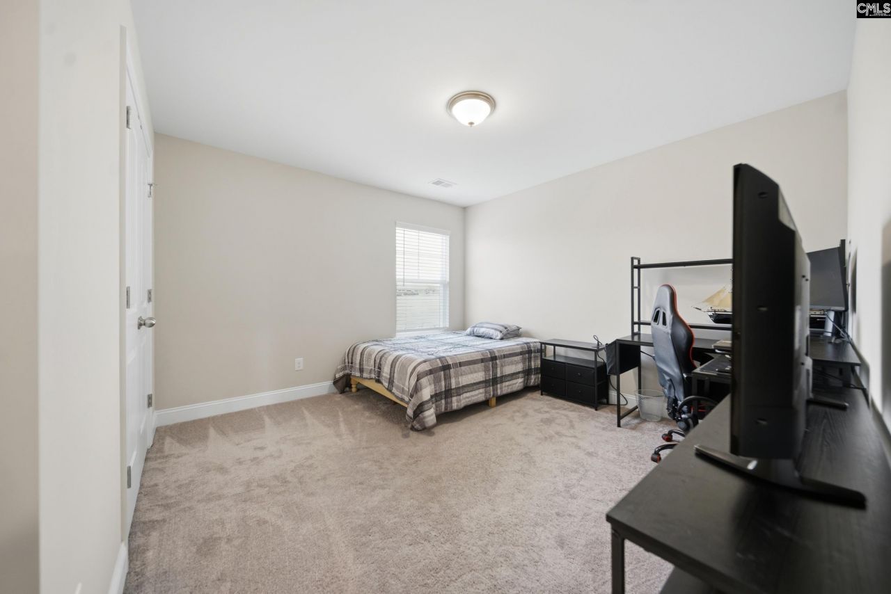 328 Stillington Street  Photo 16