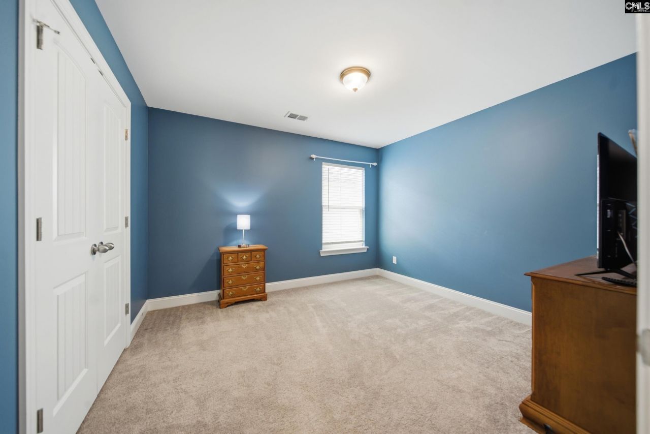 328 Stillington Street  Photo 18