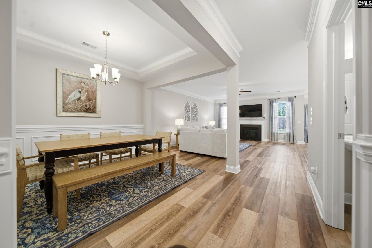 328 Stillington Street  Photo 5