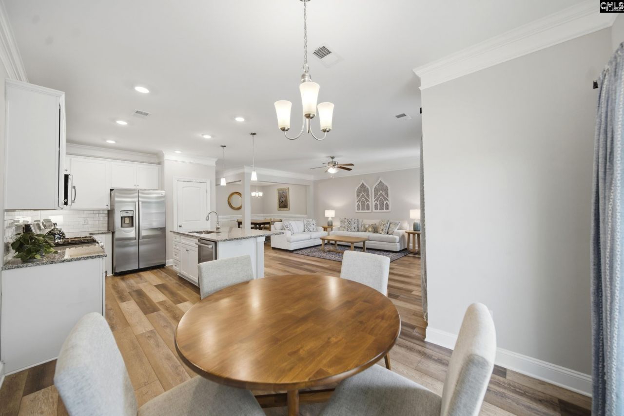 328 Stillington Street Photo 8