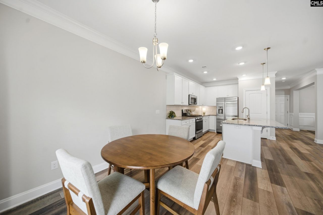 328 Stillington Street Photo 9