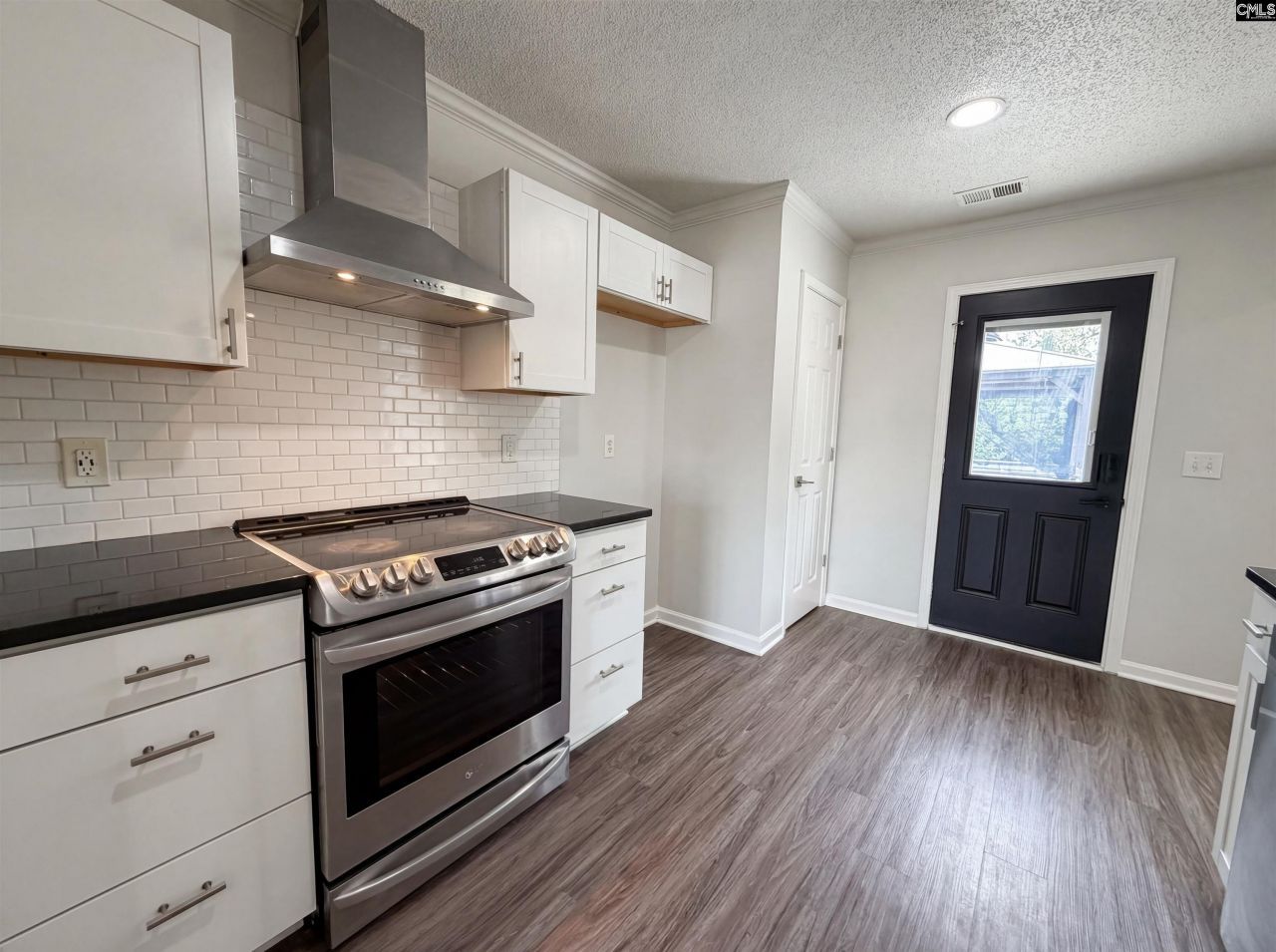 12 Finch Wood Drive Photo 10