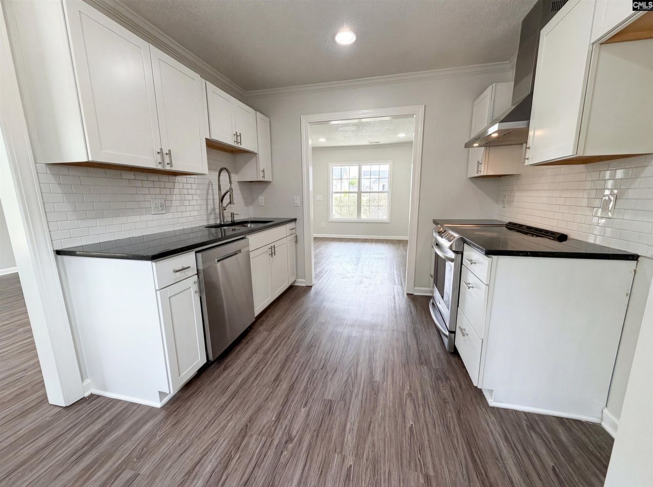 12 Finch Wood Drive Photo 11