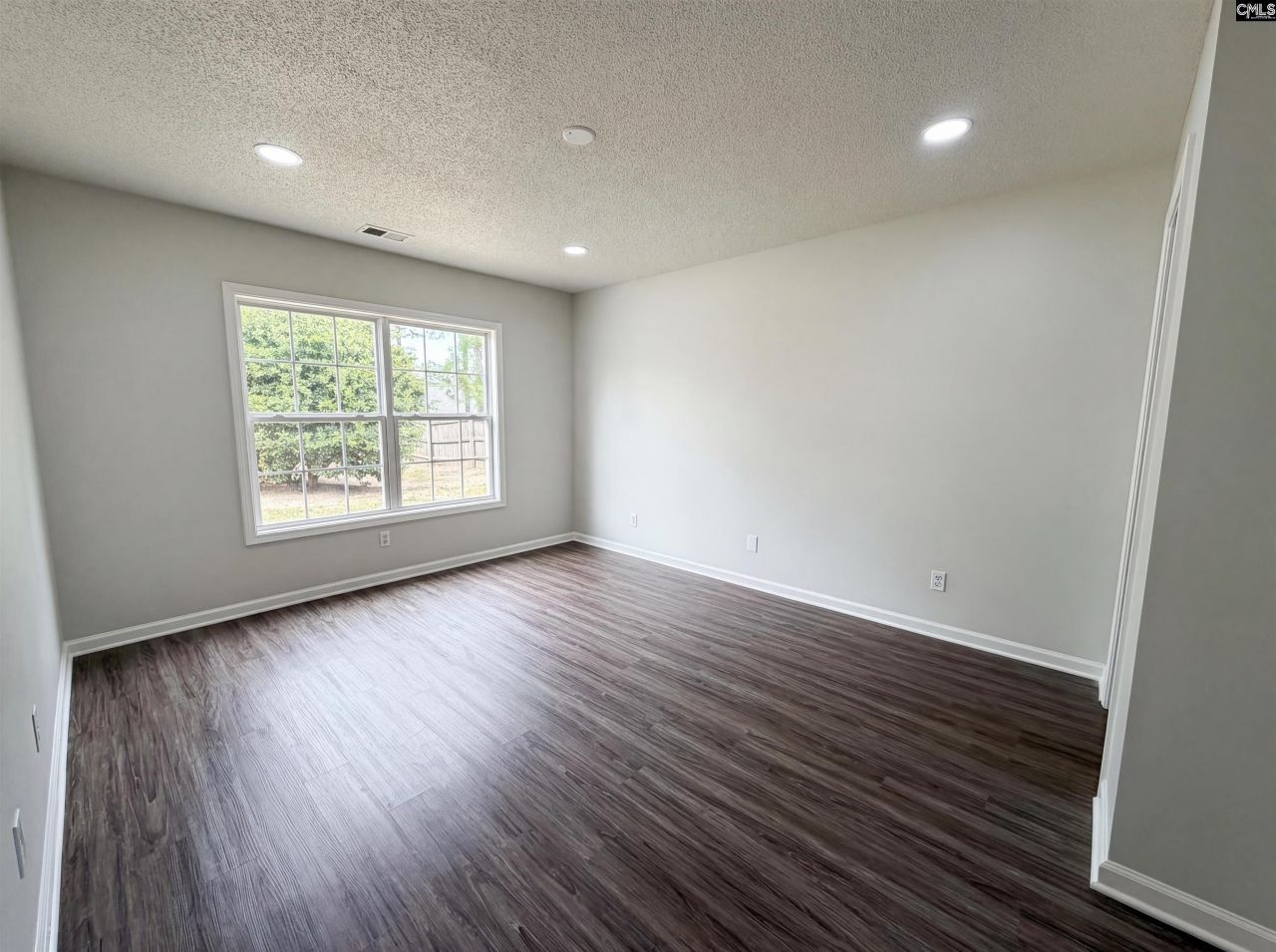 12 Finch Wood Drive Photo 17