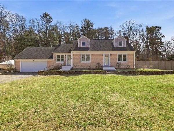 23 Clubhouse Dr, Bourne, MA 02559
