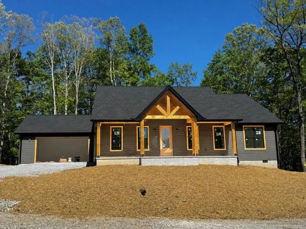844 Steeplechase Dr, Jamestown, TN 38556