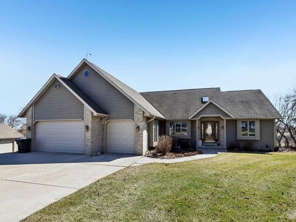 978 Dewey Avenue, Jefferson, WI 53549