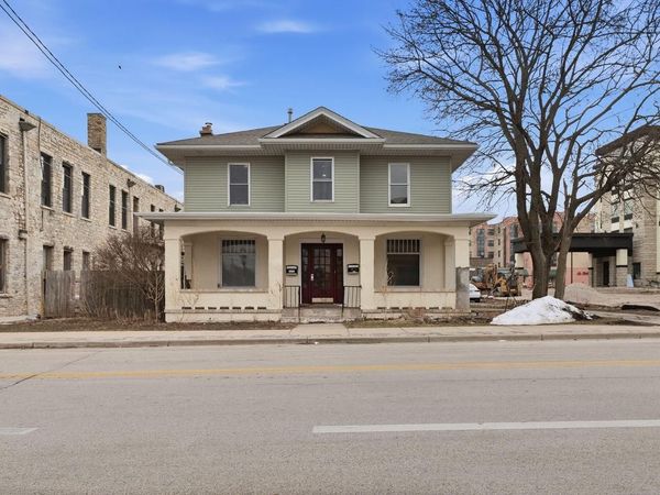 723 Clinton STREET, Waukesha, WI 53186