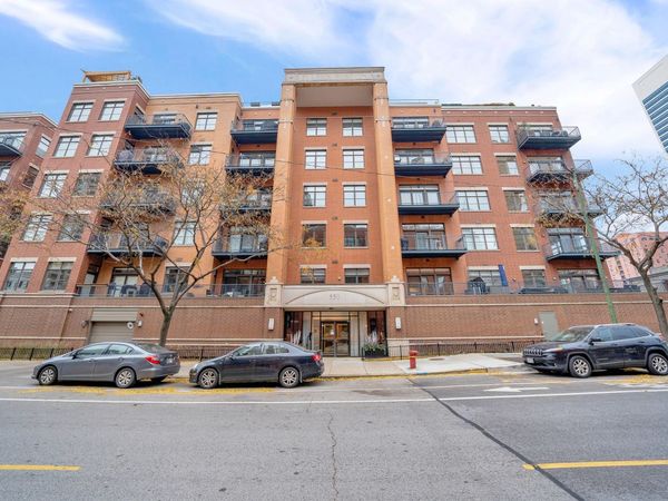 550 W Fulton Street, Unit 403, Chicago, IL 60661
