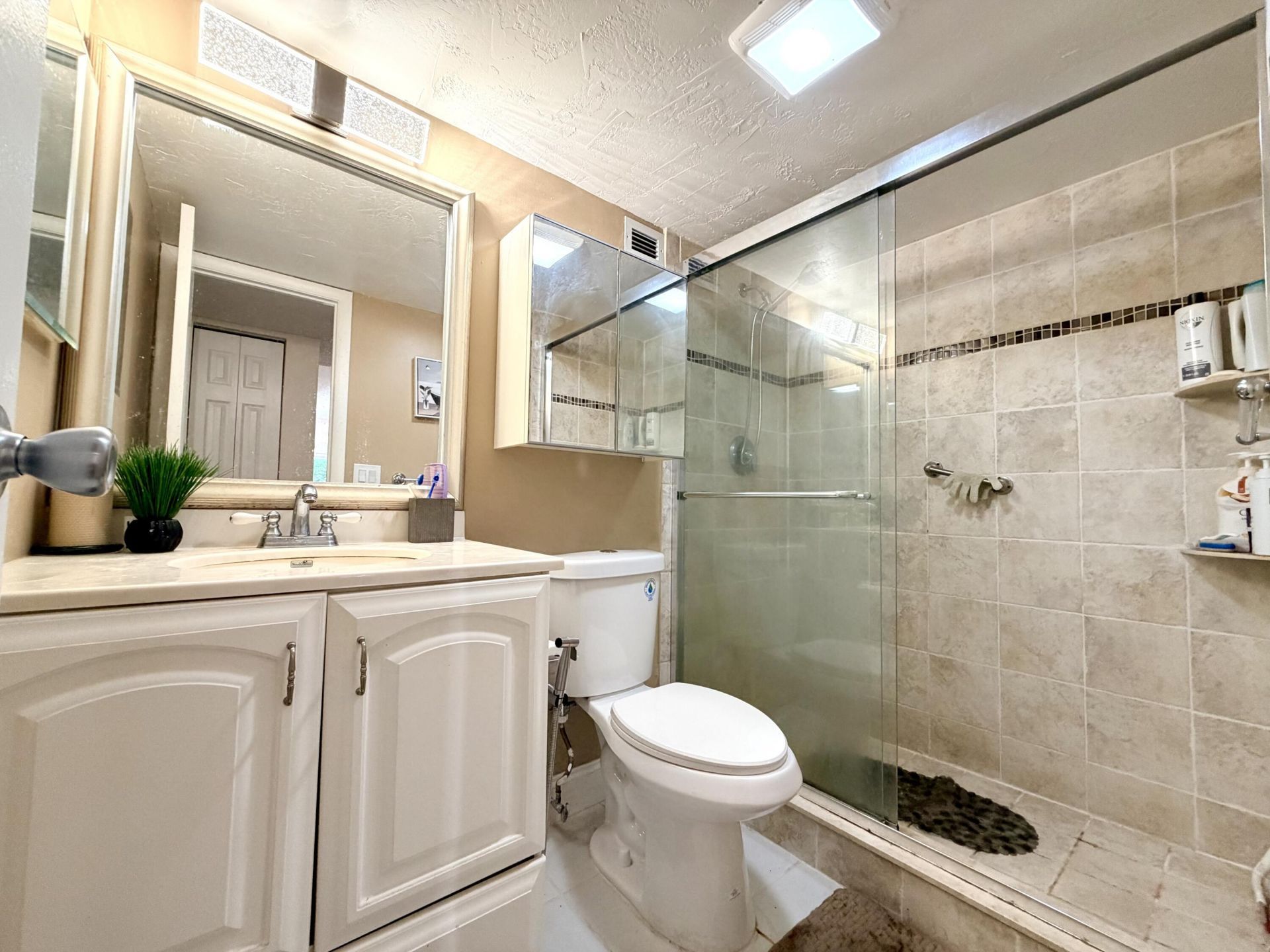 6260 S Falls Cir Drive, Unit 201, Lauderhill, FL 33319 Photo