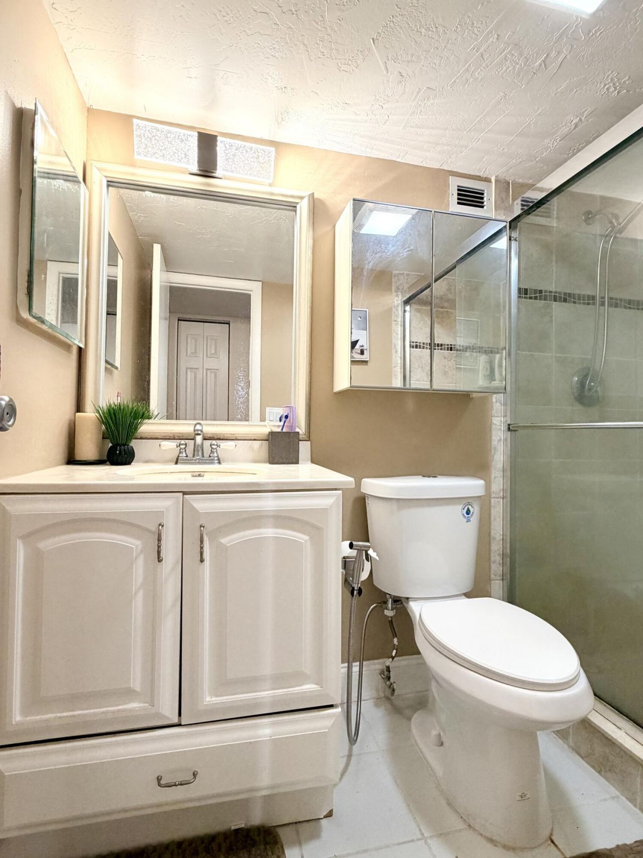 6260 S Falls Cir Drive, Unit 201, Lauderhill, FL 33319 Photo