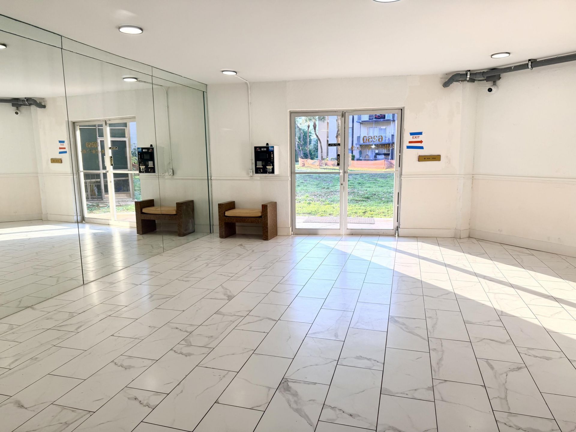 6260 S Falls Cir Drive, Unit 201, Lauderhill, FL 33319 Photo