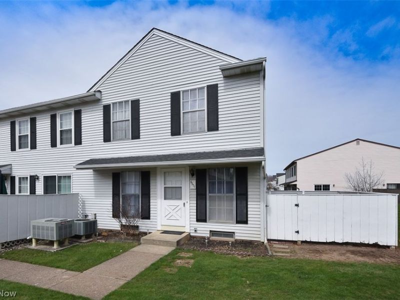 6577 Liberty Bell Drive, Unit C20, Brook Park, OH 44142 Photo 1