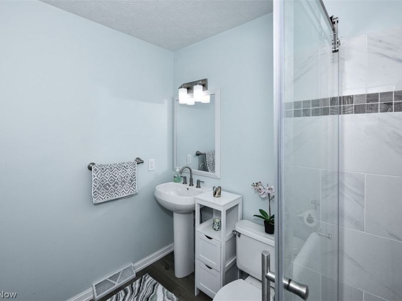 6577 Liberty Bell Drive, Unit C20, Brook Park, OH 44142 Photo 18