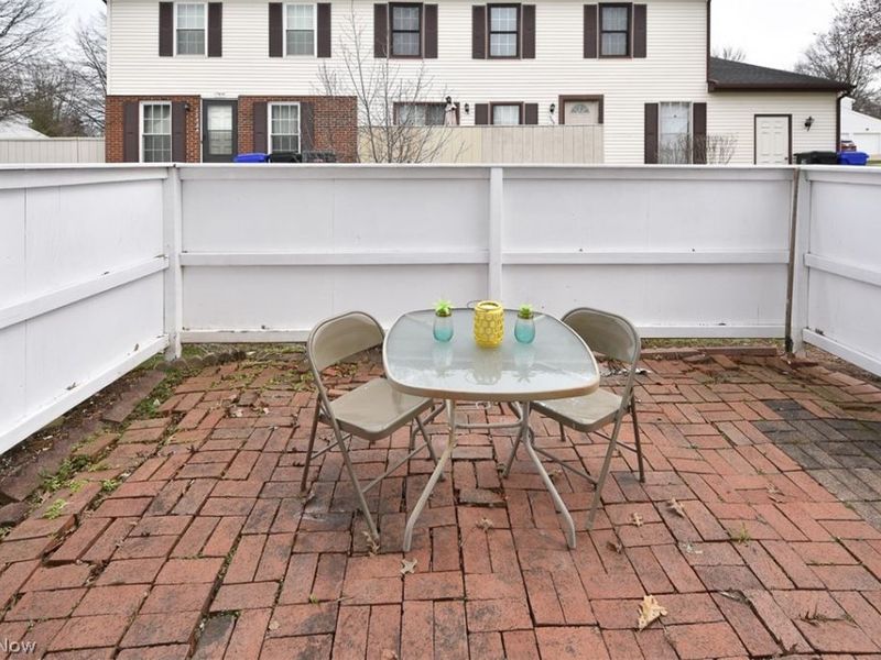 6577 Liberty Bell Drive, Unit C20, Brook Park, OH 44142 Photo 32